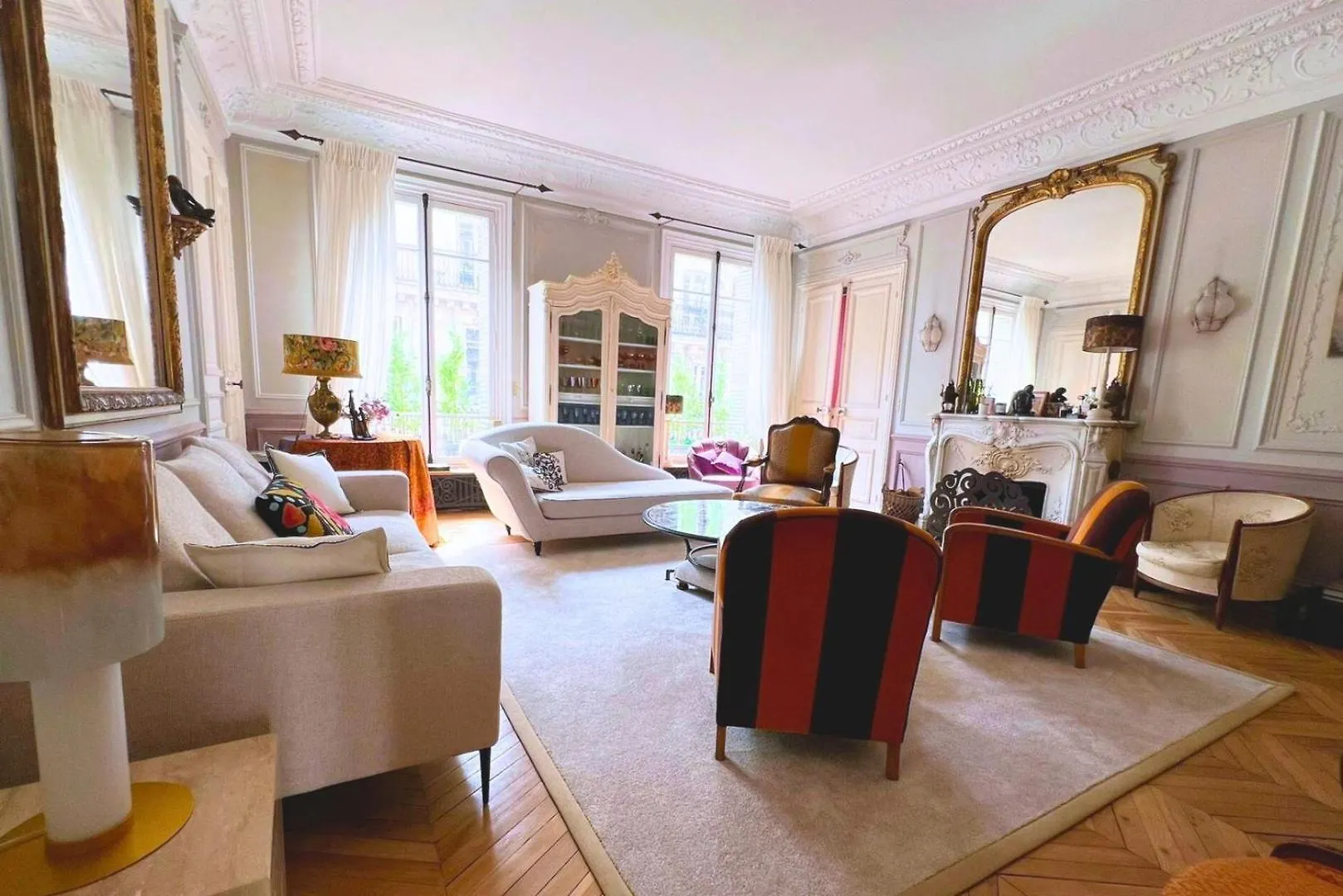 Le Dahlia - Charme Parisien - Champs-Elysees Apartment Paris